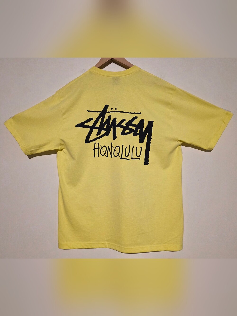 Stussy Honolulu T-shirt LIMITED LEMON Size Large NWT